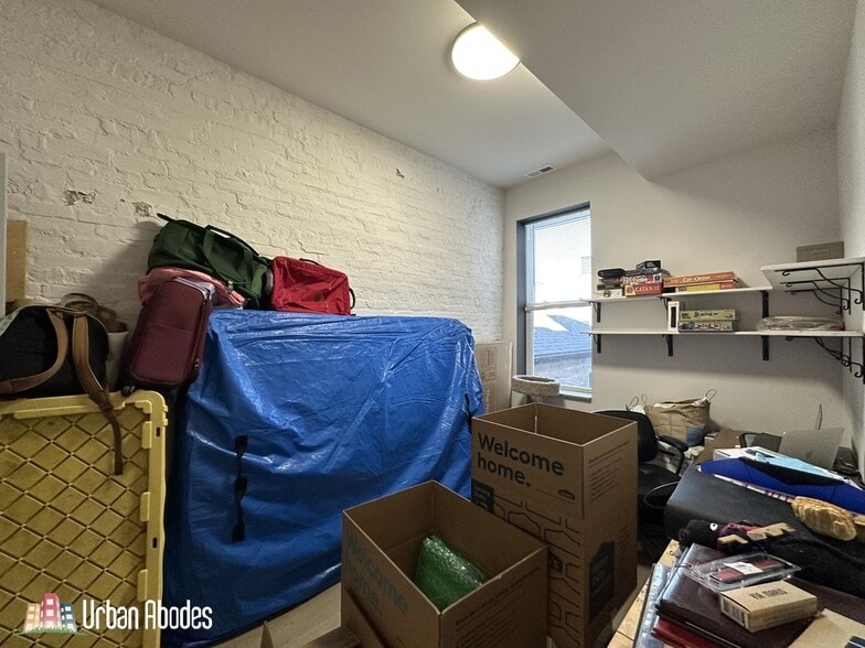 Building Photo - 841 N Mozart St