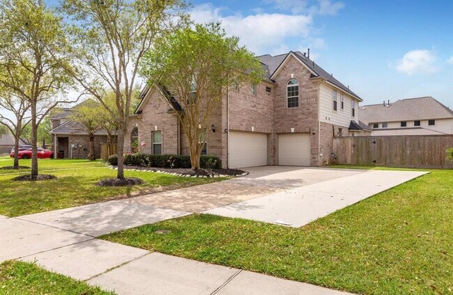 Building Photo - 2207 Bayou Cove Ln