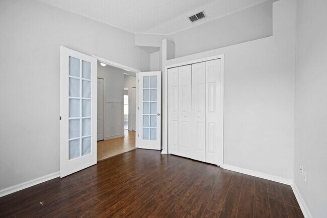 Building Photo - 843 Bonaparte Landing Ct