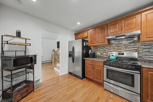 Building Photo - 23 Distler Ave