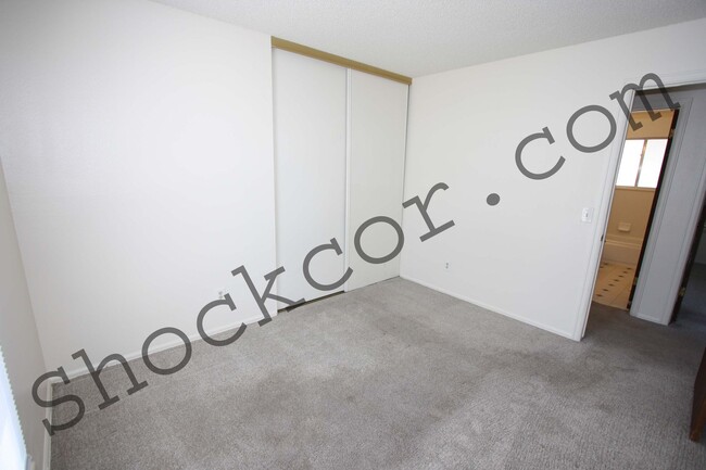 Building Photo - Single Family Aurora