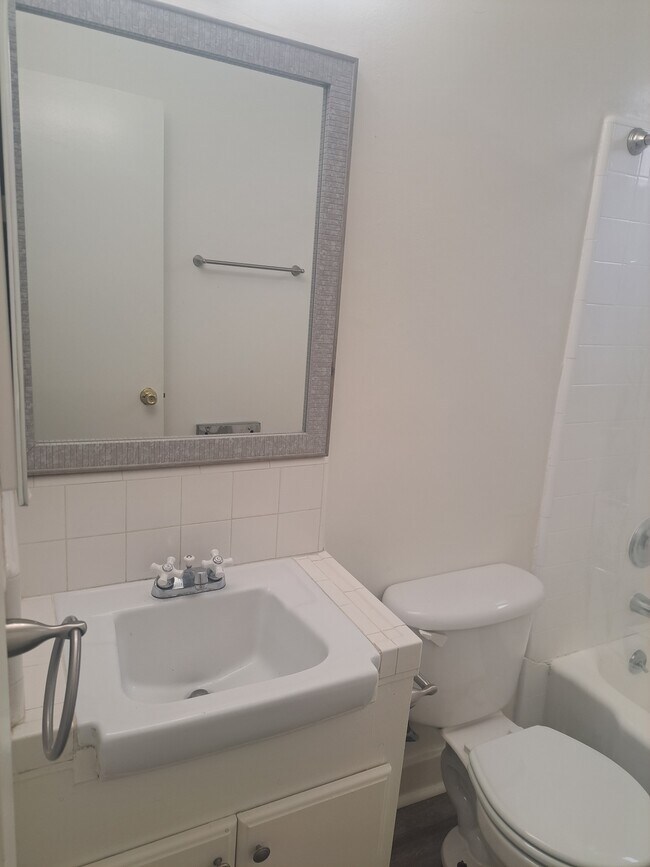 Bathroom - 3622 Dunn Dr