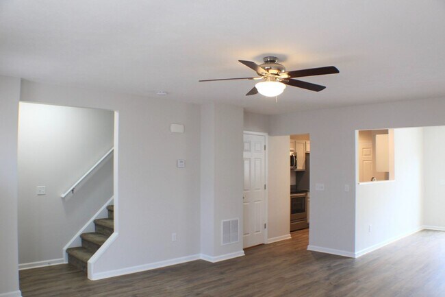 Building Photo - Spacious 3-Bedroom Townhome for Rent – Steps from Sentara RMH!