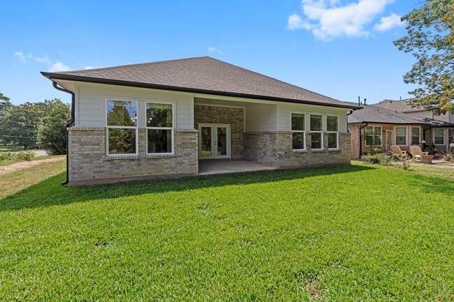 Building Photo - 3531 White Oak Point Dr