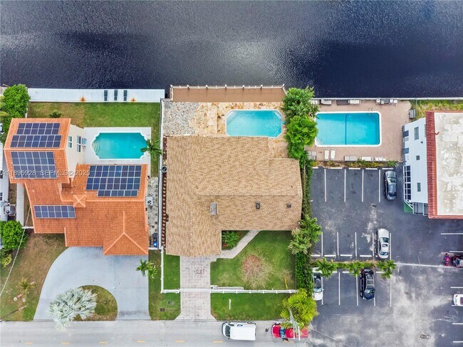 Building Photo - 1412 NE 53rd Ct