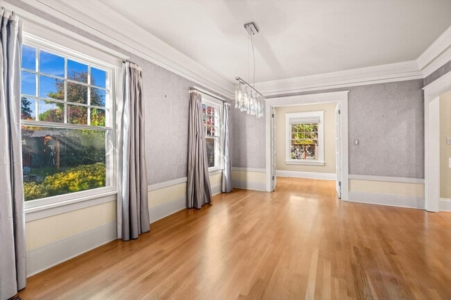 Building Photo - Elegant Grant Park Craftsman with Wine Cel...