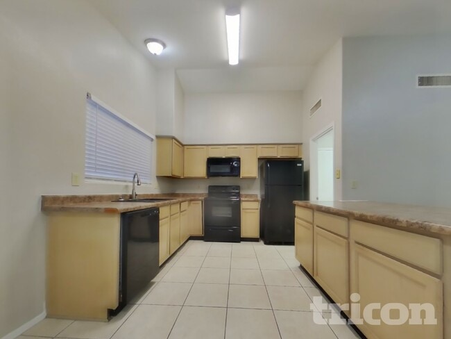 Building Photo - 7455 E McLellan Rd