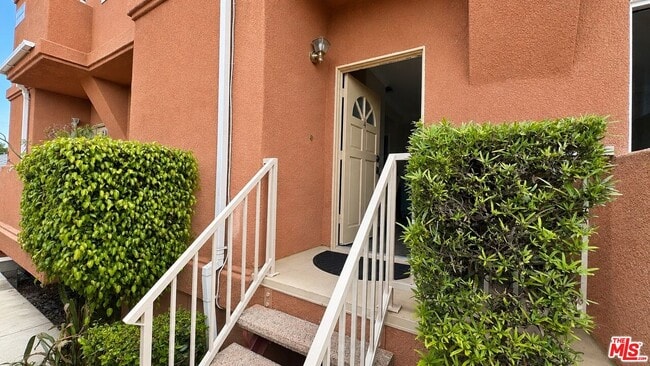 Building Photo - 14714 S Budlong Ave