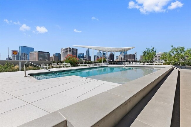 Building Photo - 800 Embassy Dr