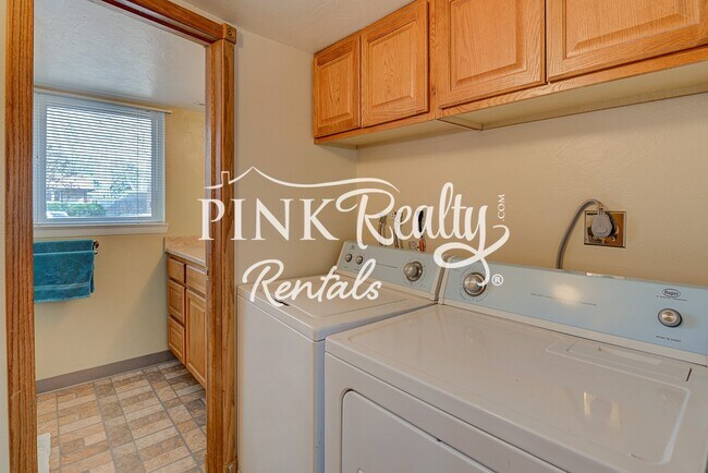 Building Photo - 1716 Wooten Rd