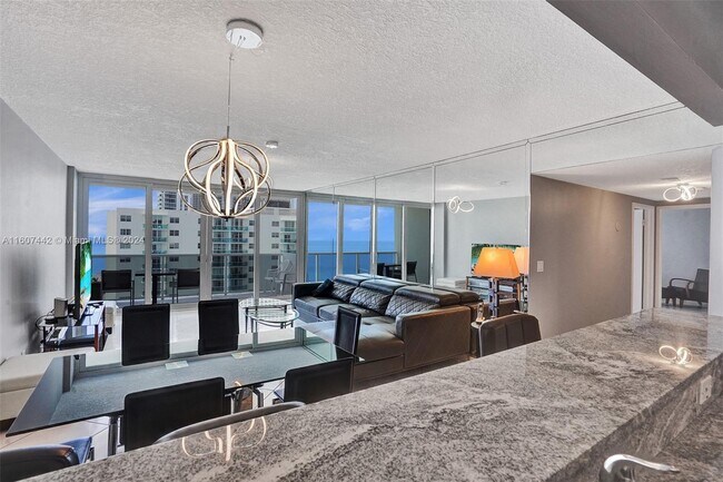 Building Photo - 3725 S Ocean Dr