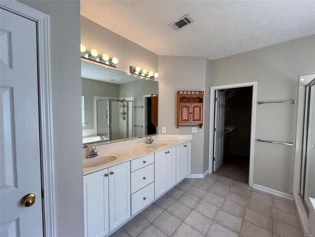 Building Photo - 9679 Greythorne Way