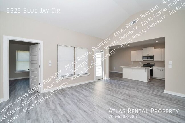 Building Photo - 5525 Blue Jay Cir