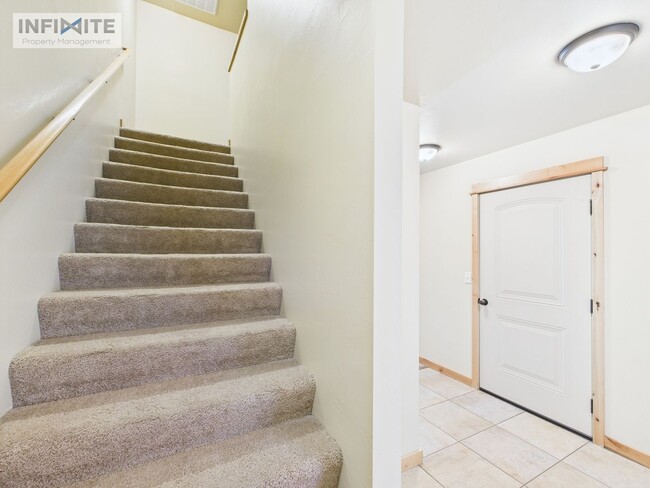 Building Photo - Move In Ready 3 Bedroom!