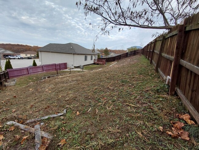 Building Photo - Beautiful home close to post