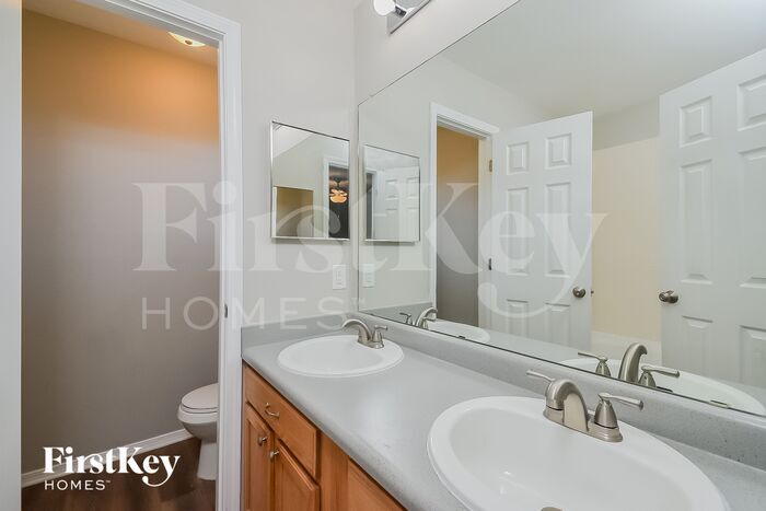 Building Photo - 2456 Pinyon Jay Dr