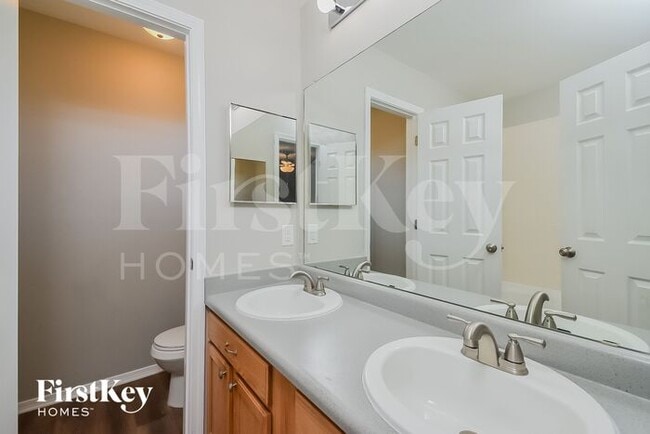 Building Photo - 2456 Pinyon Jay Dr