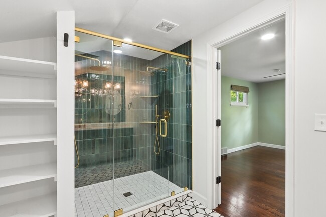 Building Photo - 8125 Lamar Ave