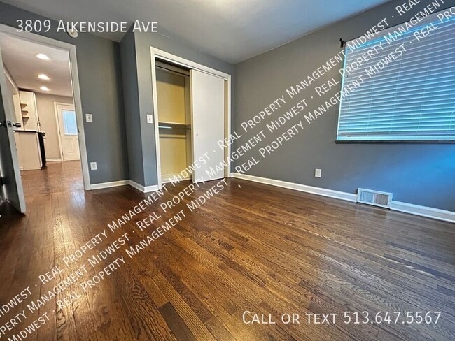 Building Photo - 3809 Aikenside Ave