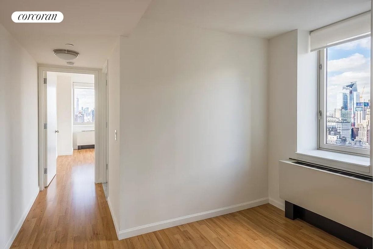 Building Photo - 66 W 38th St