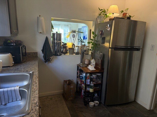 Building Photo - 410 N Orange Grove Ave