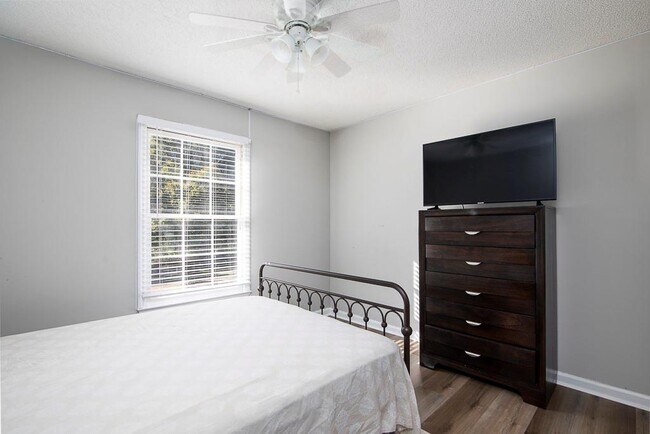 Building Photo - 4603 Stewart Reilly Dr