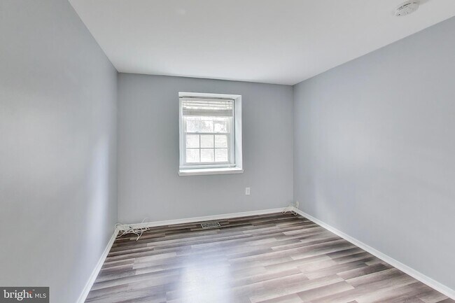 Building Photo - 5769 Yellowrose Ct