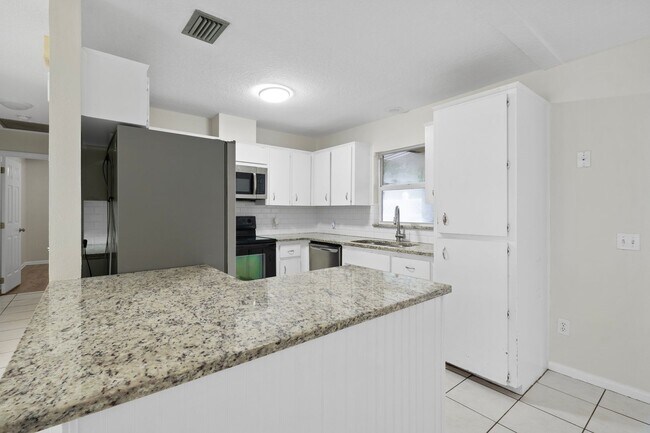 Building Photo - 17951 Dangler Rd