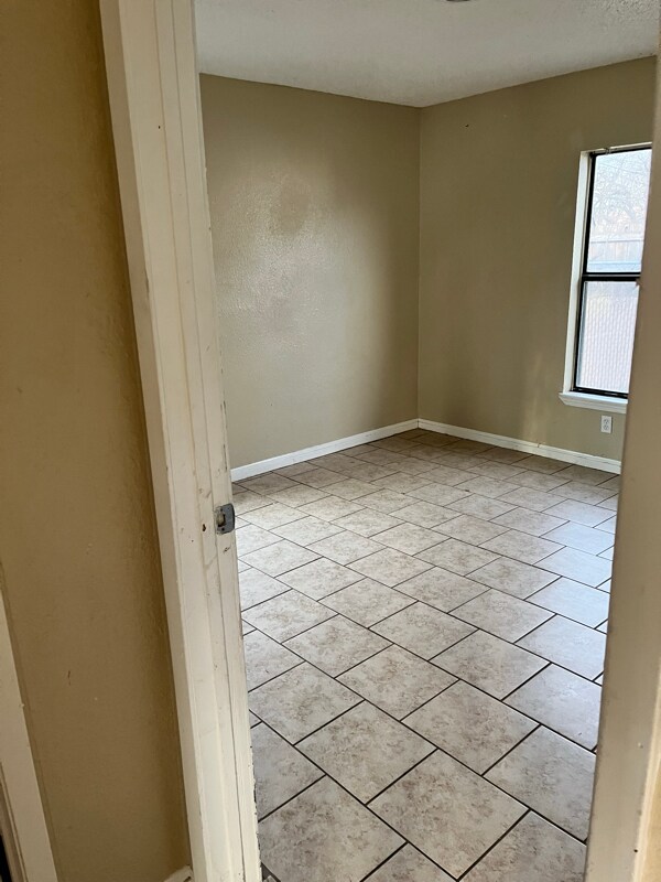 Building Photo - 1801 Duncan Ave