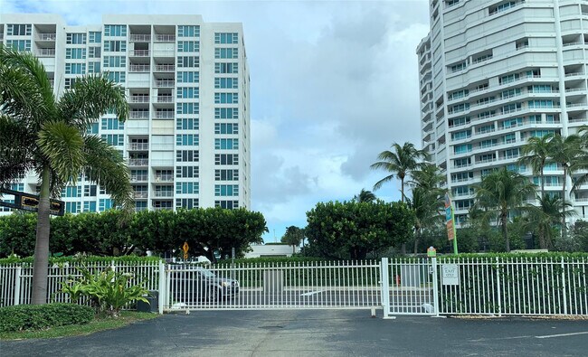 Building Photo - 1541 S Ocean Blvd