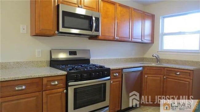 Building Photo - 28 Kensington Dr