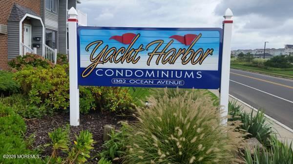 Building Photo - 1382 Ocean Ave