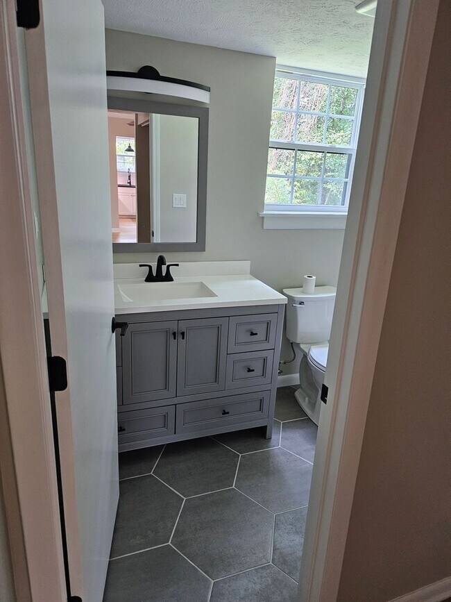 Building Photo - {MA3101}  COMPLETELY RENOVATED. Available ...