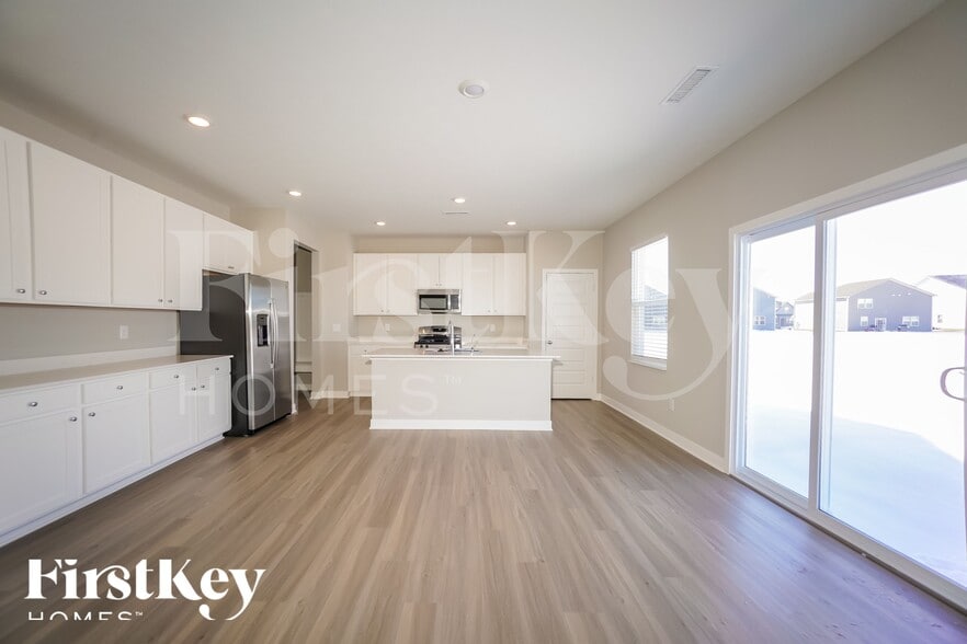 Building Photo - 2285 S Bingham Pl