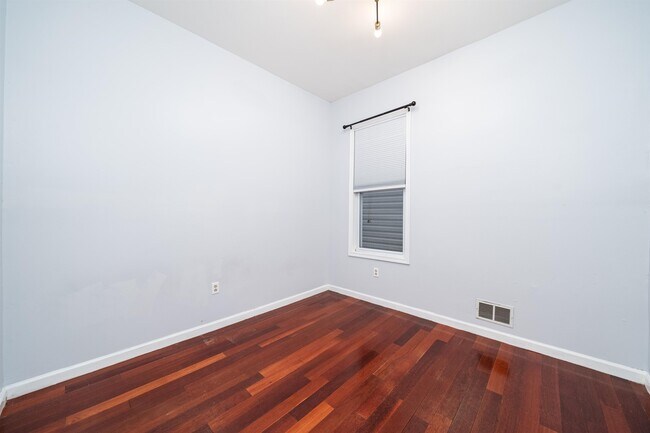 Building Photo - 126 Arlington Ave