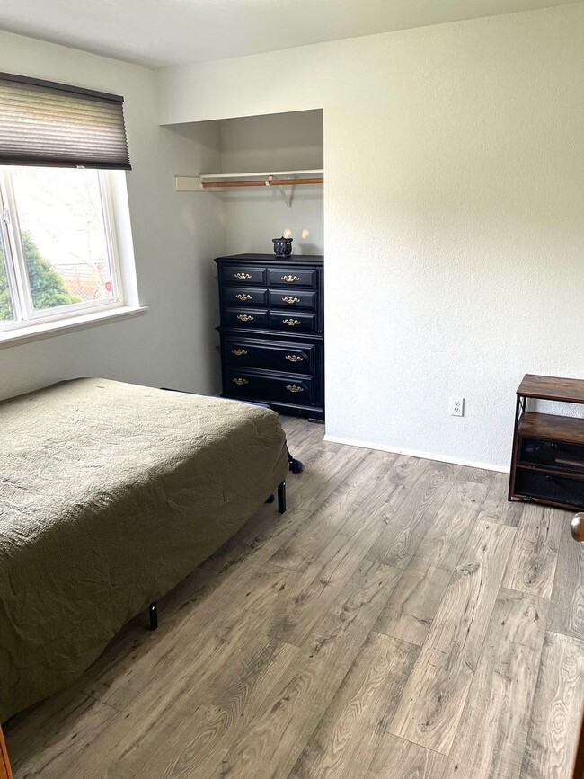 Building Photo - 3 Bedroom 2 Bath in Chehalis