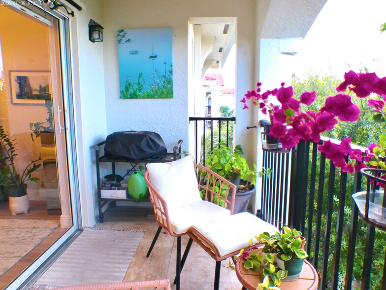 Building Photo - 1405 Tuscany Way