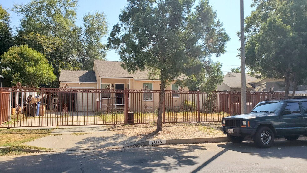 Building Photo - 7038 Yarmouth Ave