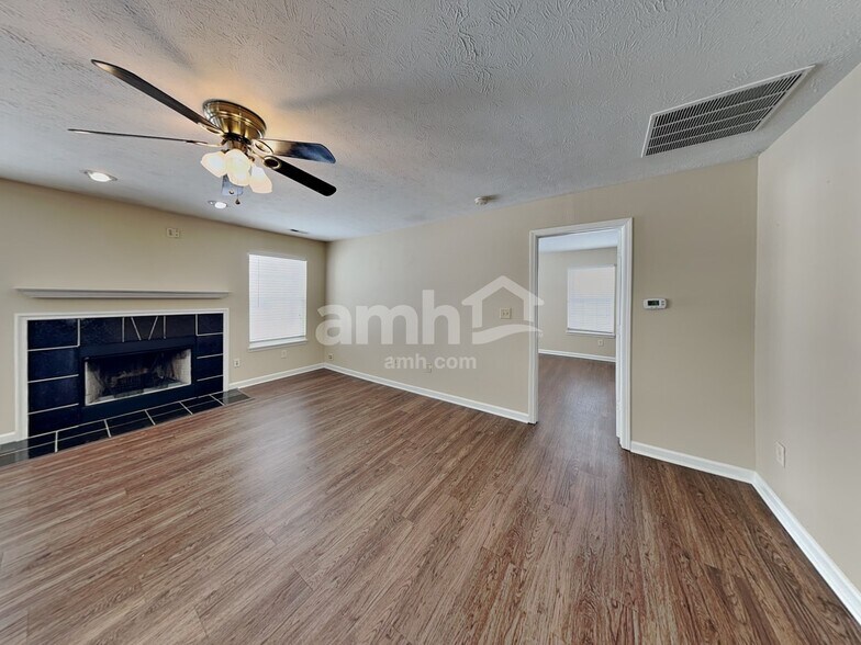 Building Photo - 5904 Jackie Ln