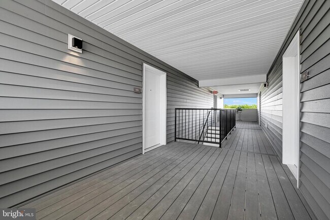 Building Photo - 1000 COLBY Ln