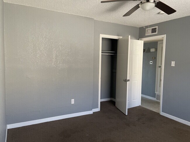 Building Photo - 8137 Staghorn Dr