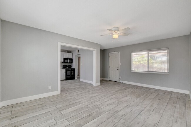 Building Photo - MOVE IN SPECIAL!! APPLY BY 10/1, $150 OFF ...
