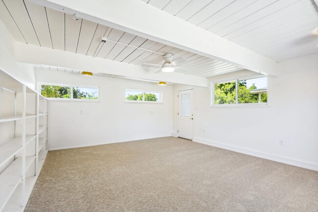 Building Photo - 2524 Landwood Way