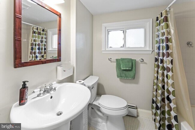 Building Photo - 7312 Poplar Ct