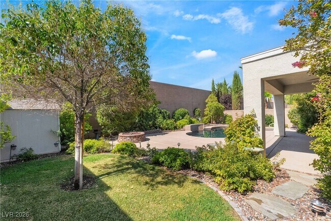 Building Photo - 2475 Blackcraig St