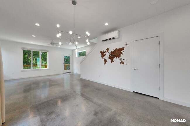 Building Photo - Charming 3BR House in East Austin - Pet Fr...