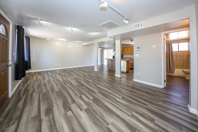 Building Photo - 3221 S Grady Ave