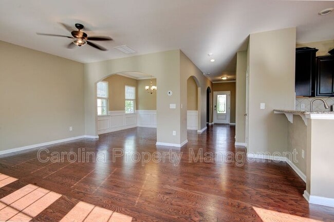 Building Photo - 16125 Hammersmith Farm Dr