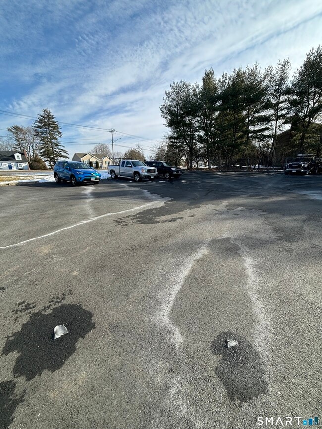 Building Photo - 409 Main St