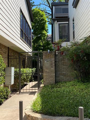 Building Photo - 3936 Travis St